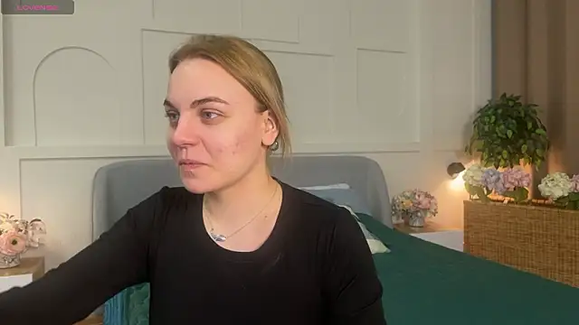 Glow Margo online show from 03/13/26, 01:23