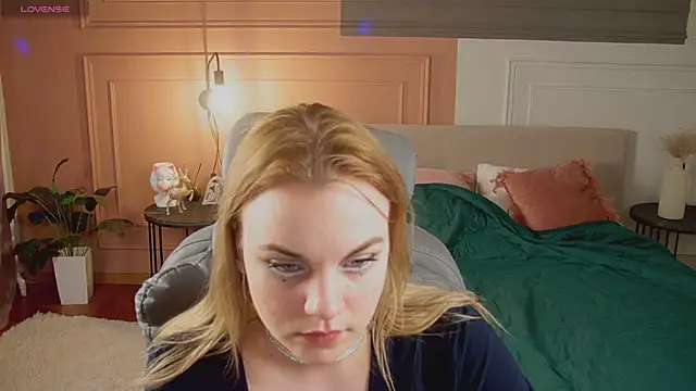 Glow Margo online show from 04/03/26, 01:03