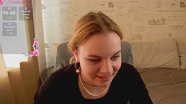 Glow Margo online show from 06/18/26, 01:17