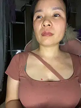 Ivy Trix2 online show from 04/18/26, 02:54