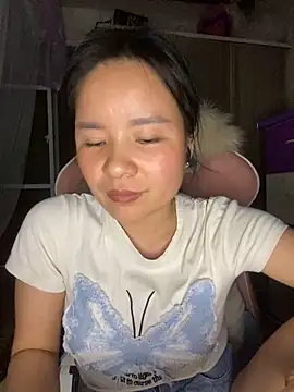 Ivy Trix2 online show from 04/21/26, 03:17