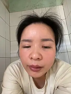 Ivy Trix2 online show from 04/22/26, 03:31