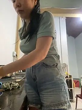 Ivy Trix2 online show from 04/23/26, 03:41