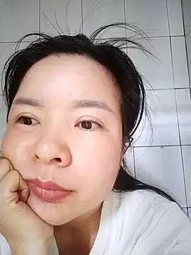 Ivy Trix2 online show from 04/24/26, 02:03