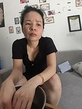 Ivy Trix2 online show from 06/27/26, 03:00