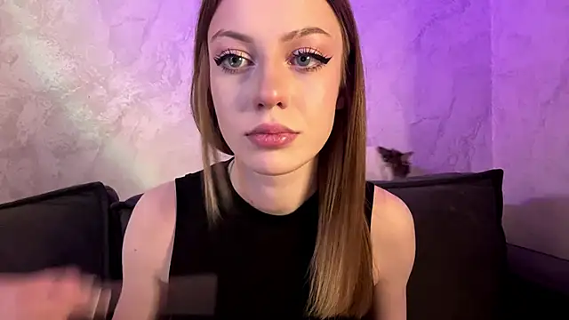 Rosalielue online show from 04/23/26, 08:00