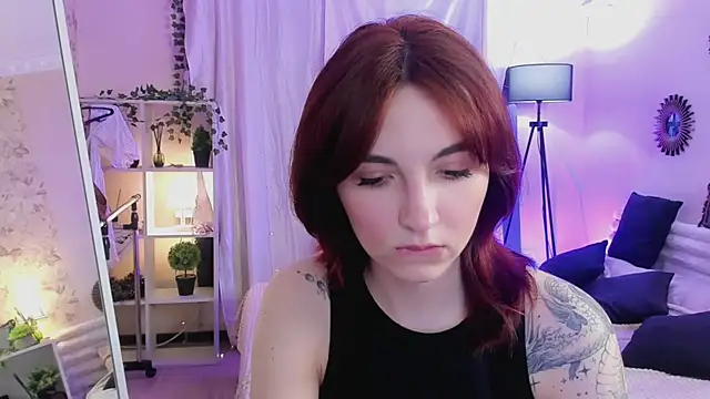 VittoriaNix online show from 04/19/26, 06:21