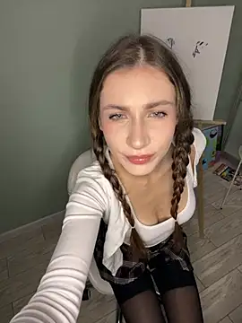 Snapshot of SofieLund chatting on 03/02/26, 04:14 SofieLund online show from 03/02/26, 04:14