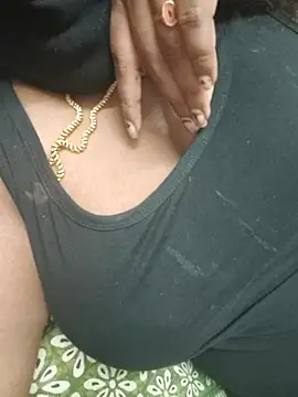 Snapshot of hotbabyyC chatting on 02/25/26, 07:34 hotbabyyC online show from 02/25/26, 07:34