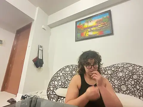 Snapshot of yassiestar chatting on 02/26/26, 08:19 yassiestar online show from 02/26/26, 08:19