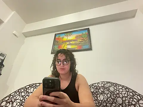 Snapshot of yassiestar chatting on 03/01/26, 08:33 yassiestar online show from 03/01/26, 08:33