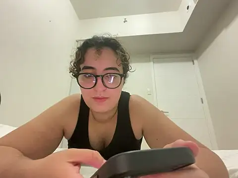 yassiestar online show from 03/30/26, 05:14