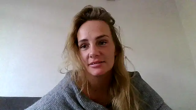 Snapshot of Lisanne30 chatting on 02/25/26, 02:48 Lisanne30 online show from 02/25/26, 02:48