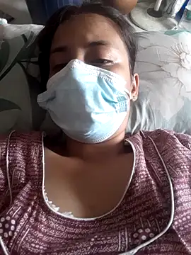Snapshot of desinewcouple69 chatting on 06/13/26, 09:18 desinewcouple69 online show from 06/13/26, 09:18
