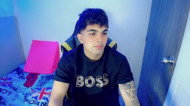 Snapshot of Dustyy_33 chatting on 02/25/26, 06:17 Dustyy 33 online show from 02/25/26, 06:17