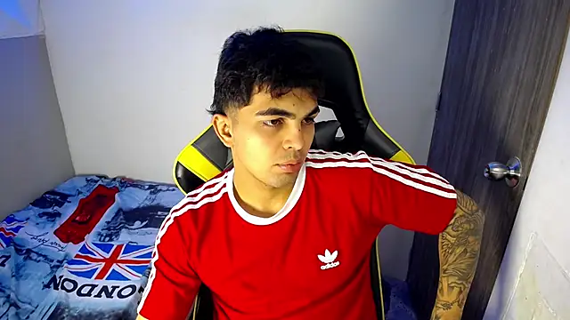 Snapshot of Dustyy_33 chatting on 02/26/26, 12:37 Dustyy 33 online show from 02/26/26, 12:37