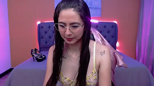 alexaneuer online show from 03/31/26, 01:00