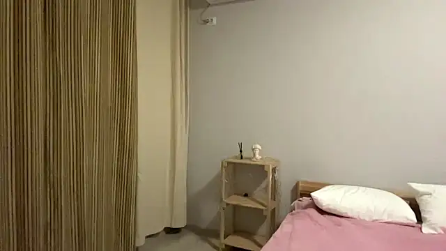 AliveCute online show from 04/23/26, 07:16