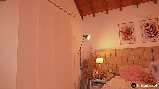 Lissanascott online show from 04/22/26, 06:31