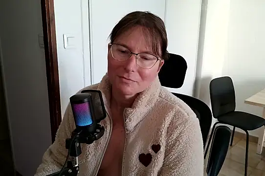 Snapshot of Jessica_hotTime chatting on 04/02/26, 08:12 Jessica hotTime online show from 04/02/26, 08:12