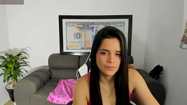 Snapshot of LucianaMoreaux chatting on 03/01/26, 10:12 LucianaMoreaux online show from 03/01/26, 10:12