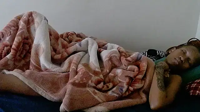 Freakycandy02 online show from 04/14/26, 08:09