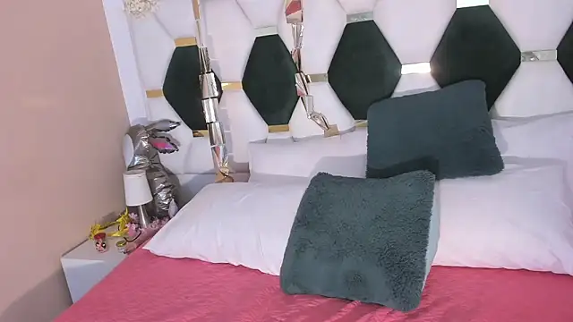 Angela Garciaa online show from 04/23/26, 08:00