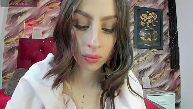 Miis Beella online show from 04/28/26, 07:41