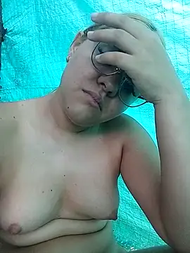 single kitten online show from 03/31/26, 12:27