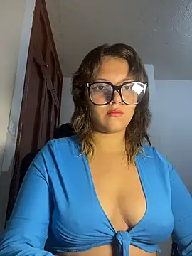 aurora bela online show from 03/16/26, 10:30