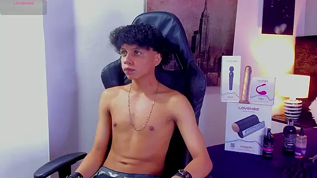 Snapshot of Taylor_Black_01 chatting on 02/25/26, 11:47 Taylor Black 01 online show from 02/25/26, 11:47