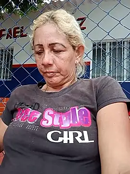 Lamonita05 online show from 04/16/26, 06:41