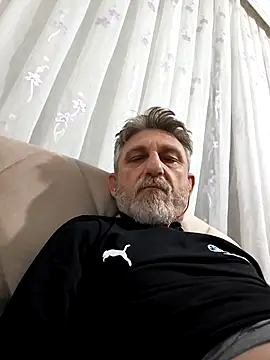 Snapshot of arelll34 chatting on 02/26/26, 11:37 arelll34 online show from 02/26/26, 11:37