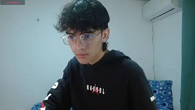 noah millerx online show from 05/02/26, 03:33