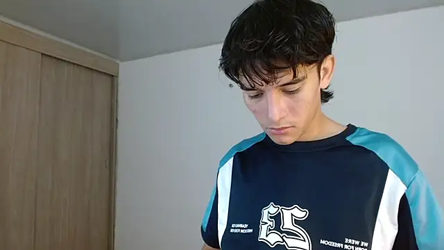 noah millerx online show from 06/17/26, 07:04