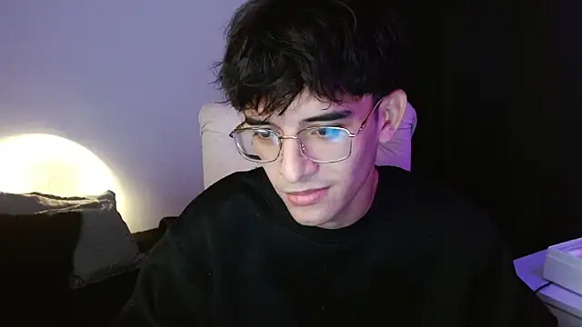 Snapshot of noah_millerx chatting on 07/04/26, 09:32 noah millerx online show from 07/04/26, 09:32