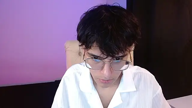 Snapshot of noah_millerx chatting on 07/20/26, 09:06 noah millerx online show from 07/20/26, 09:06