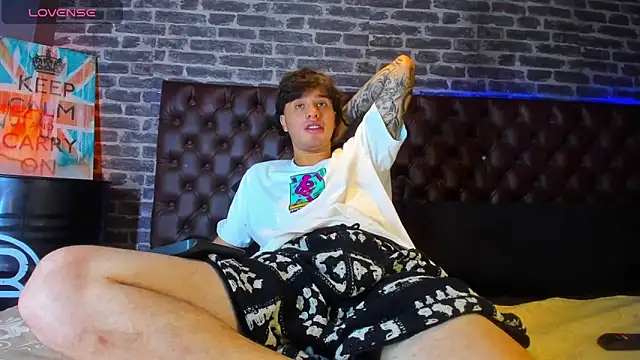 Snapshot of EXCLUSIVE8 chatting on 03/01/26, 04:03 EXCLUSIVE8 online show from 03/01/26, 04:03