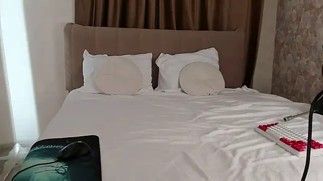 KaylaArt online show from 06/11/26, 12:14