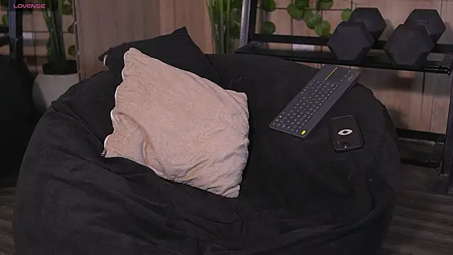 TianBrooks online show from 03/11/26, 03:56