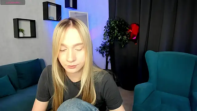 Snapshot of MellliissaDrream chatting on 03/03/26, 01:23 MellliissaDrream online show from 03/03/26, 01:23