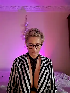 LunaBlaise online show from 03/26/26, 07:58