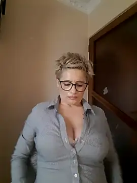 LunaBlaise online show from 03/28/26, 07:08