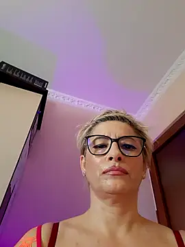 LunaBlaise online show from 04/23/26, 11:42