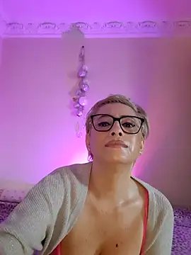 Snapshot of LunaBlaise chatting on 05/19/26, 05:25 LunaBlaise online show from 05/19/26, 05:25