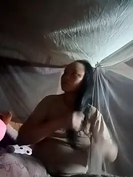 Snapshot of muimui990 chatting on 02/26/26, 01:43 muimui990 online show from 02/26/26, 01:43