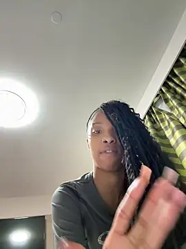 Snapshot of tinkyybae chatting on 02/28/26, 07:31 tinkyybae online show from 02/28/26, 07:31