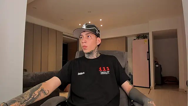 Snapshot of im_dantee chatting on 02/28/26, 04:02 im dantee online show from 02/28/26, 04:02