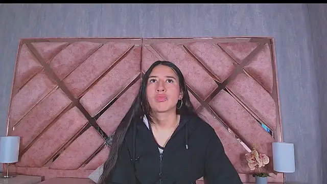 LilyRossi  online show from 04/22/26, 12:28