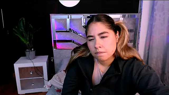 Sofiazaf  online show from 03/10/26, 12:32